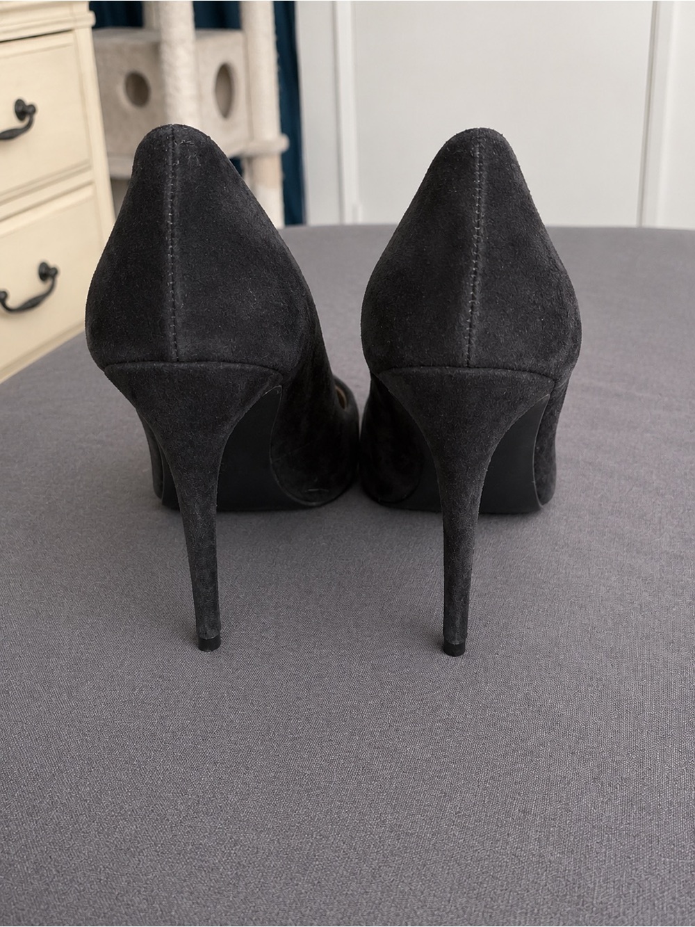 Steve Madden Black Suede Pointed Toe Stiletto Pumps - Picture 3 of 3